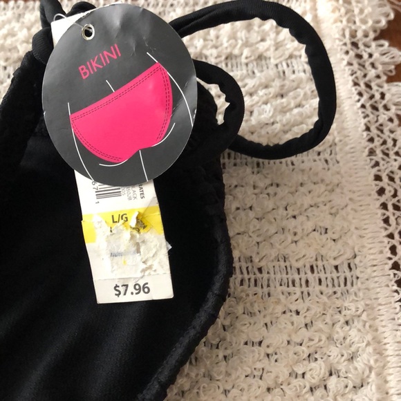 Swim wear - Picture 3 of 7